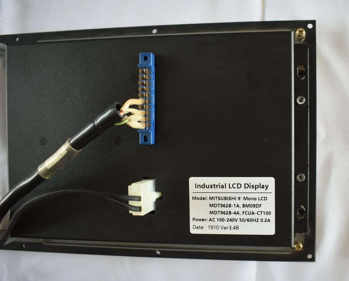 Mitsubishi CRT to LCD Upgrade Completed — MELDAS System Operating Normally via KONGTO LCD Module