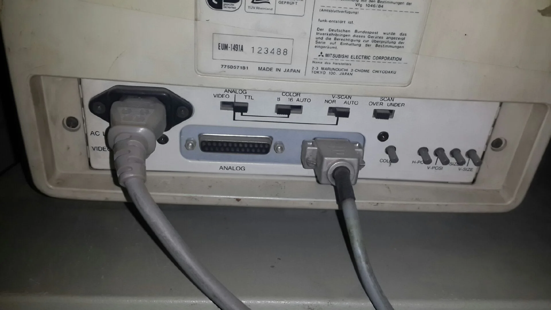 EUM-1491A CRT 前面板
